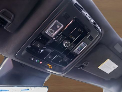 Certified 2025 Cadillac Escalade Sport Platinum w/ LPO, ONYX Package image 21