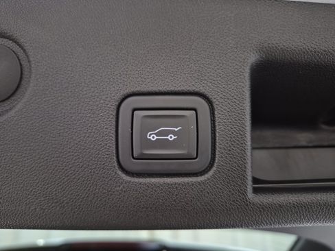 Used 2024 Chevrolet Equinox Premier AWD/4WD image 33