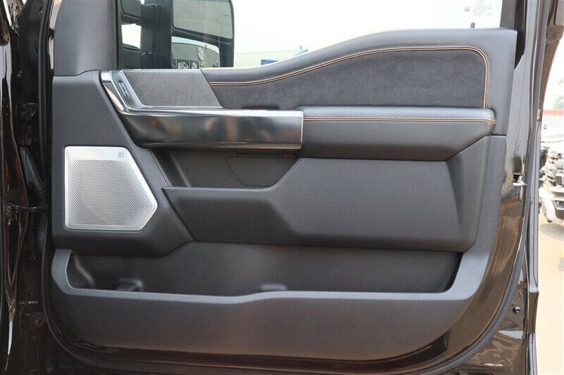 Used 2024 Ford F350 Platinum AWD/4WD image 33