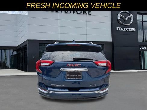 Used 2023 GMC Terrain Denali w/ Denali Premium Package AWD/4WD image 4