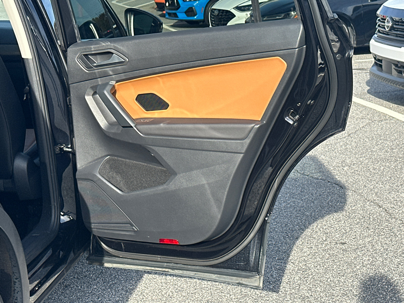 Used 2019 Volkswagen Tiguan SEL FWD image 16