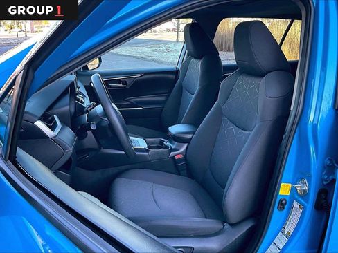 Used 2020 Toyota RAV4 XLE w/ Convenience Package image 9