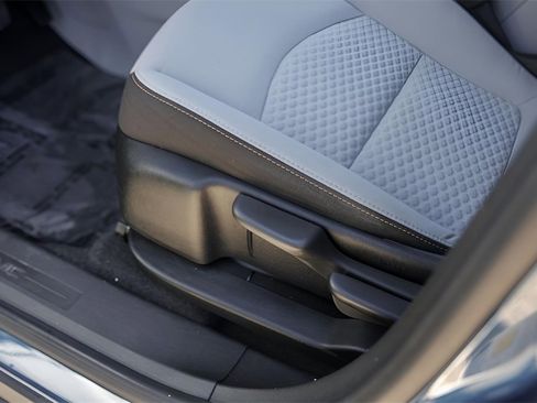 Used 2021 GMC Terrain SLE image 11