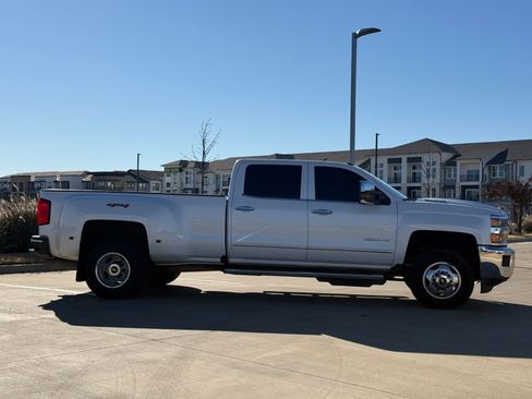 Used 2019 Chevrolet Silverado 3500 LTZ w/ Duramax Plus Package image 7