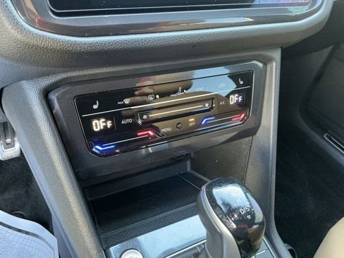 Used 2024 Volkswagen Tiguan SE R-Line image 24