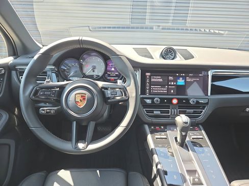 Certified 2026 Porsche Macan S AWD/4WD image 8