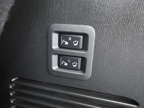 Used 2019 Nissan Armada Platinum RWD image 33