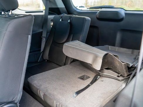 Used 2022 Ford Explorer XLT image 11