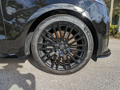 Used 2024 Land Rover Range Rover Sport image 10