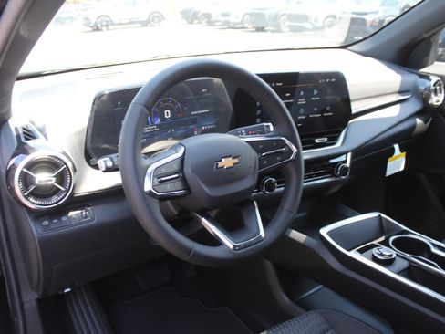 New 2027 Chevrolet Equinox LT w/ Safety and Technology Package AWD/4WD image 11