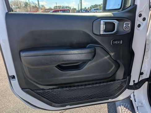 Used 2022 Jeep Gladiator Sport image 12