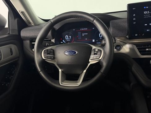 Used 2025 Ford Explorer Active RWD image 15