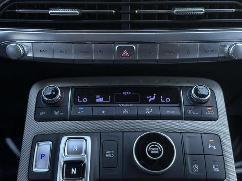 Used 2022 Hyundai Palisade Limited w/ Winter Package FWD image 35