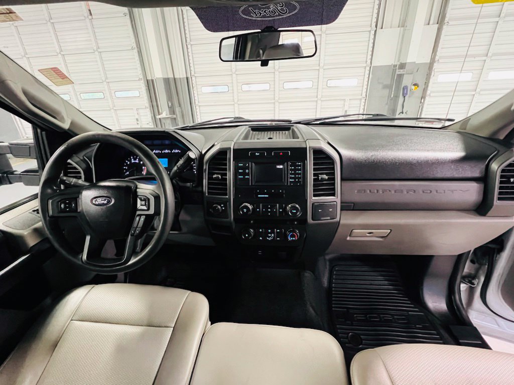Used 2019 Ford F250 XL w/ Power Equipment Group RWD image 3