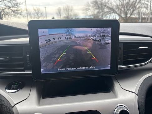 Used 2021 Ford Explorer XLT w/ Equipment Group 202A image 22