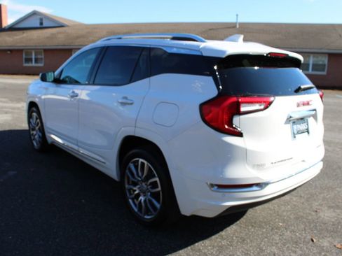 Used 2022 GMC Terrain Denali w/ Denali Premium Package image 7