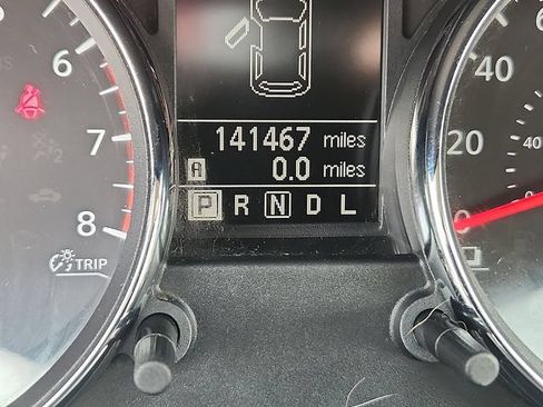 Used 2011 Nissan Rogue SV AWD/4WD image 14