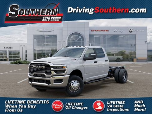 New 2026 RAM 3500 Big Horn AWD/4WD image 1