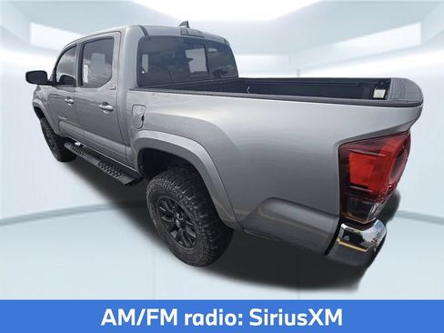 Used 2021 Toyota Tacoma SR5 RWD image 4