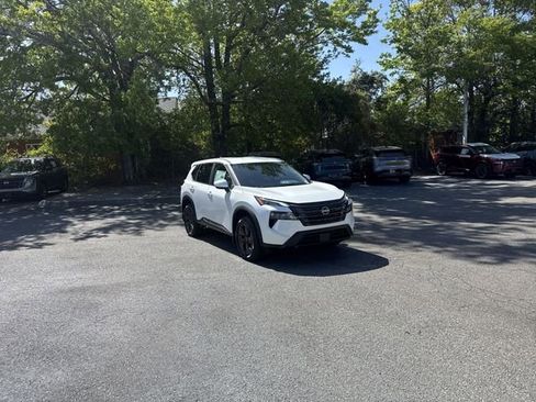 New 2026 Nissan Rogue SV AWD/4WD image 3