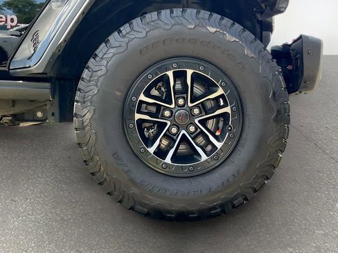 Used 2025 Jeep Wrangler Unlimited Rubicon image 29