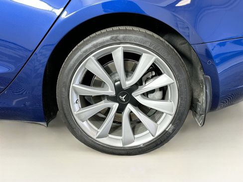 Used 2020 Tesla Model 3 Standard Range Plus image 11