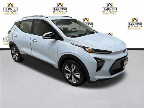 Used 2023 Chevrolet Bolt EUV LT w/ Convenience Package image 9