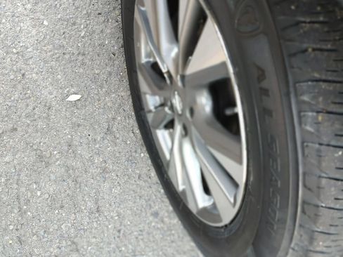 Used 2017 Nissan Murano S image 4