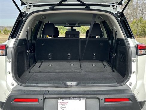 Certified 2024 Nissan Pathfinder SV image 19