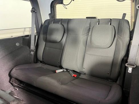 Used 2020 Jeep Wrangler Sport AWD/4WD image 36