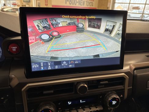 Used 2024 Toyota Tacoma TRD Sport w/ TRD Sport Premium Package image 39