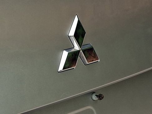 Used 2023 Mitsubishi Outlander SE AWD/4WD image 30