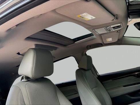 Used 2018 Honda Odyssey Elite image 28