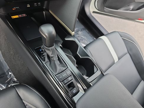 Used 2025 Toyota Camry SE image 23