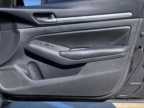 Certified 2022 Nissan Altima 2.5 SV FWD image 39