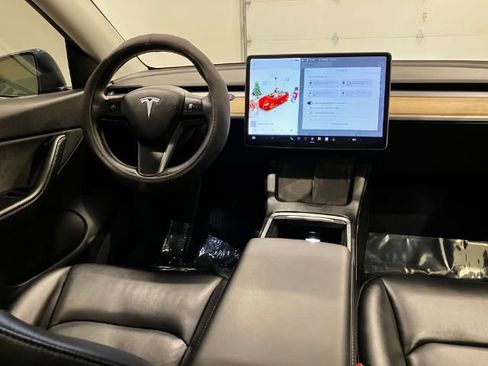 Used 2021 Tesla Model Y Long Range image 26