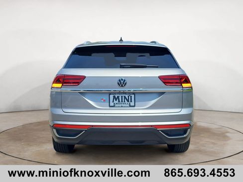 Used 2022 Volkswagen Atlas Cross Sport SE FWD image 4