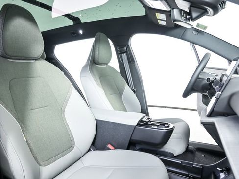 New 2026 Volvo EX30 Cross Country Ultra w/ Protection Package Premier image 21