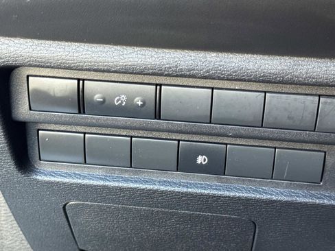 Used 2022 Mitsubishi Outlander ES image 30