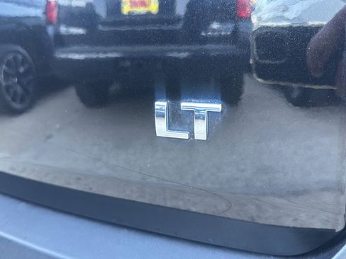 Used 2023 Chevrolet Traverse LT FWD image 49