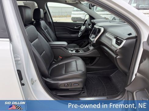 Certified 2023 GMC Acadia SLT w/ Technology Package AWD/4WD image 15