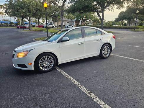 Used 2011 Chevrolet Cruze Eco FWD image 10