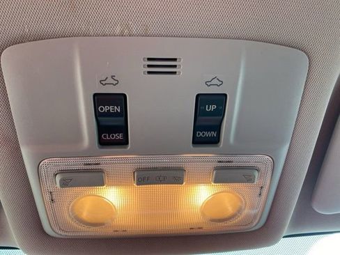 Used 2014 Toyota Corolla LE FWD image 27