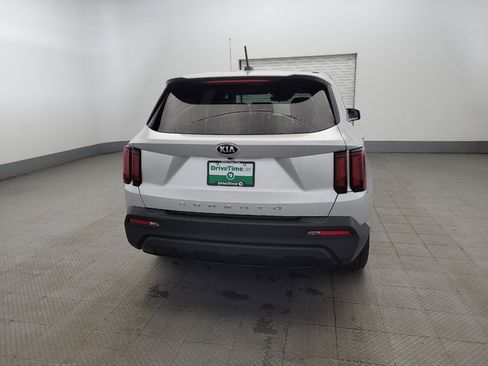 Used 2021 Kia Sorento LX image 7