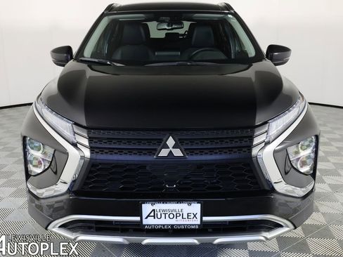 Used 2023 Mitsubishi Eclipse Cross SE image 2