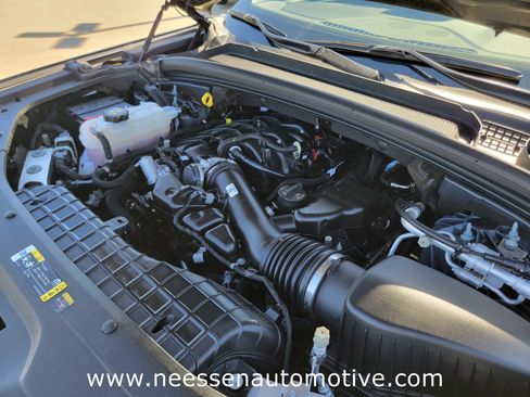 Used 2024 Jeep Grand Cherokee L Limited w/ Luxury Tech Group II image 36