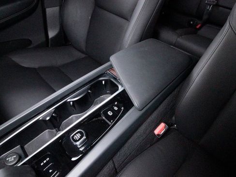 Used 2024 Volvo XC60 T8 Plus w/ Climate Package image 11