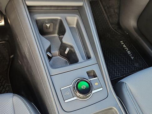 New 2026 Volkswagen Tiguan SE R-Line image 16