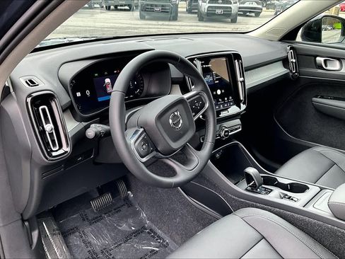 Used 2026 Volvo XC40 B5 Core w/ Climate Package AWD/4WD image 28