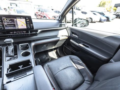 Used 2024 Toyota Sienna XSE w/ XSE Premium Package AWD/4WD image 23